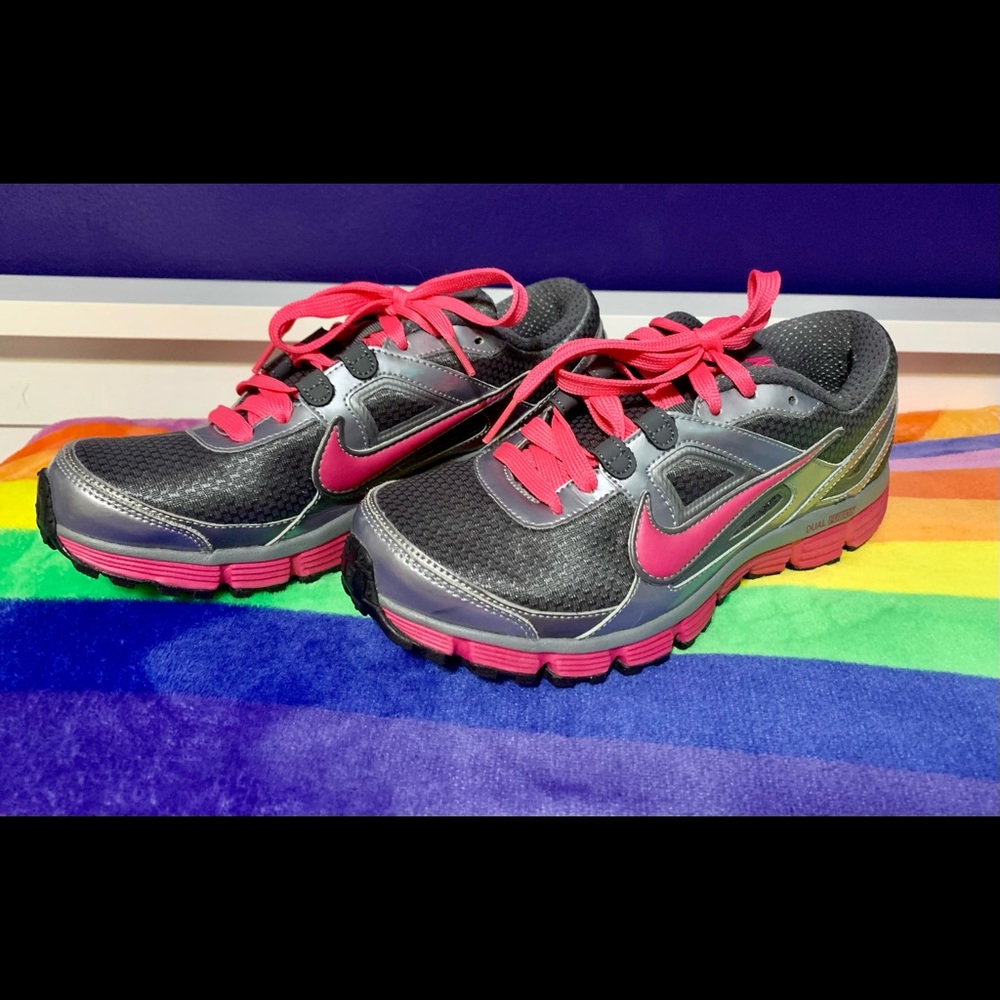 Women's Nike Fusion ST. Magenta and Gray color. Size 8.5.